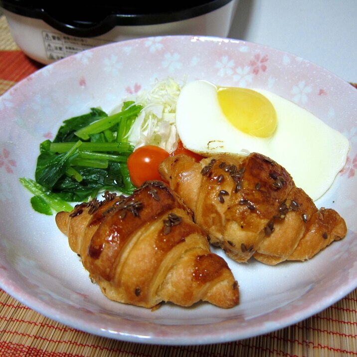 ホットプレートで簡単!ゴマシュガークロワッサン